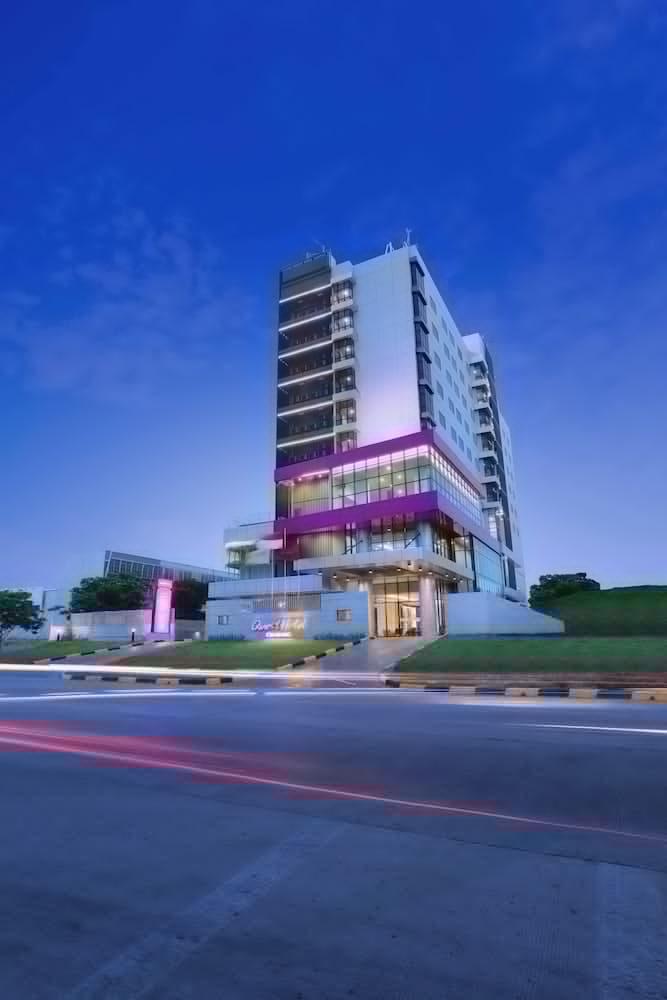 Hotel Quest Prime Cikarang By Aston Bekasi Exterior foto